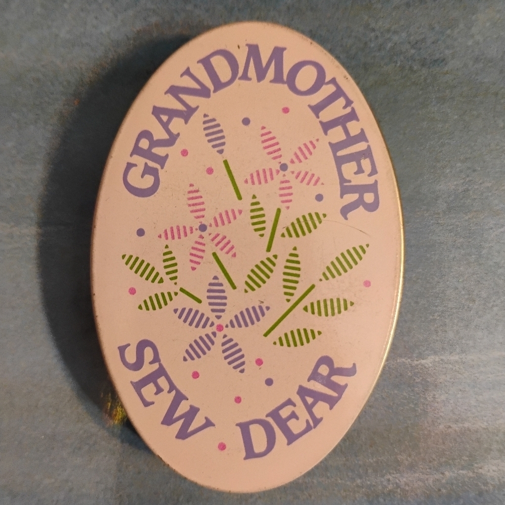 Vintage Sewing Tin "Grandmother Sew Dear" S2​​
